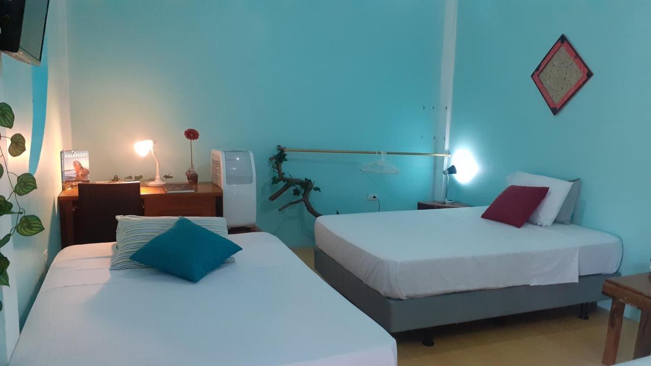Cozy Hosting Galapagos Apartment Puerto Ayora  Bagian luar foto