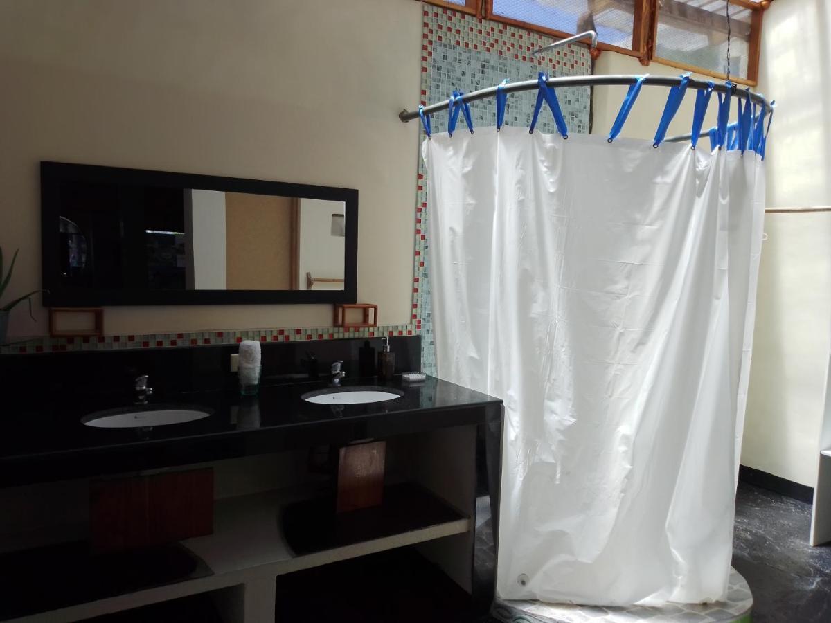 Cozy Hosting Galapagos Apartment Puerto Ayora  Bagian luar foto